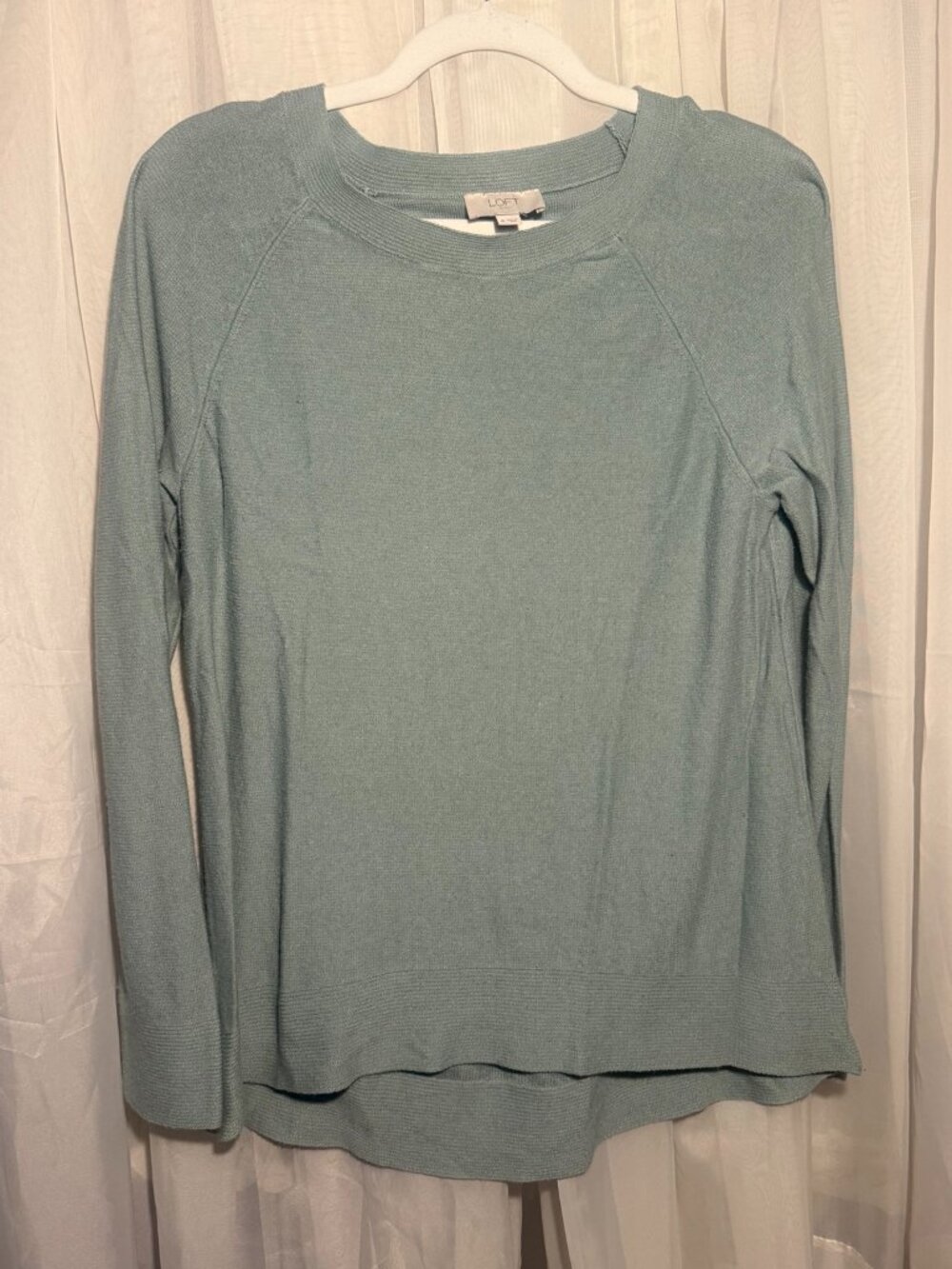 LOFT Outlet Sage Green Lightweight Knit Sweater Size M High Low Hem